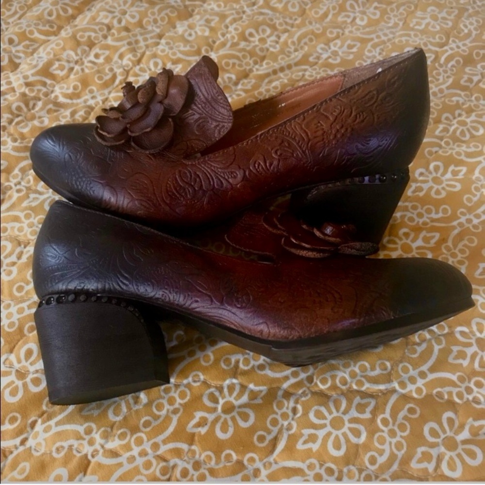 Spring Step Brown Floral Embossed Shoes - Picture 2 of 11